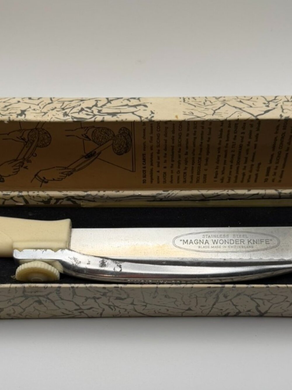 Vtg 1960’s Deluxe Adjustable MAGNA-WONDER KNIFE Compact Food Slicer Orginal Box